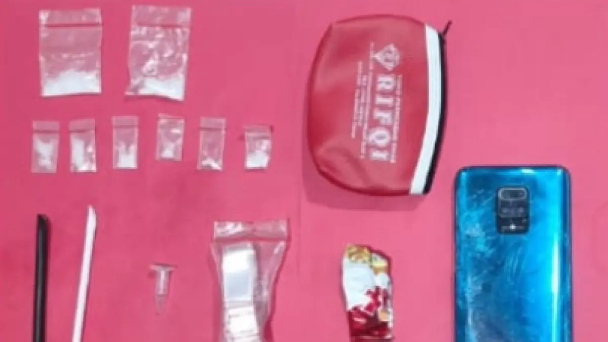 BARANG BUKTI:&nbsp;Paket sabu yang berhasil disita Satresnarkoba Polres Bontang dari pelaku. (POLRES BONTANG FOR KP)