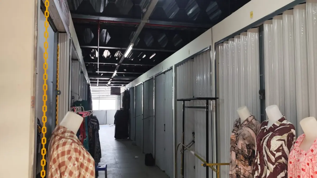 BELUM BERDAMPAK: Dinas Perdagangan Samarinda masih terus mencari cara meningkatkan gairah pemilik lapak Pasar Pagi untuk membuka lapaknya. (DENNY SAPUTRA/KP)