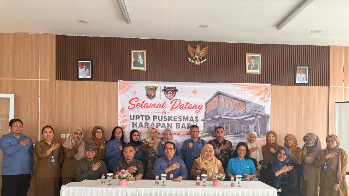 DUKUNGAN: Tim Dinkes Samarinda mendampingi Kemenkes-UNICEF saat tinjauan ke Puskemas Harapan Baru, Selasa (15/9). (IST)