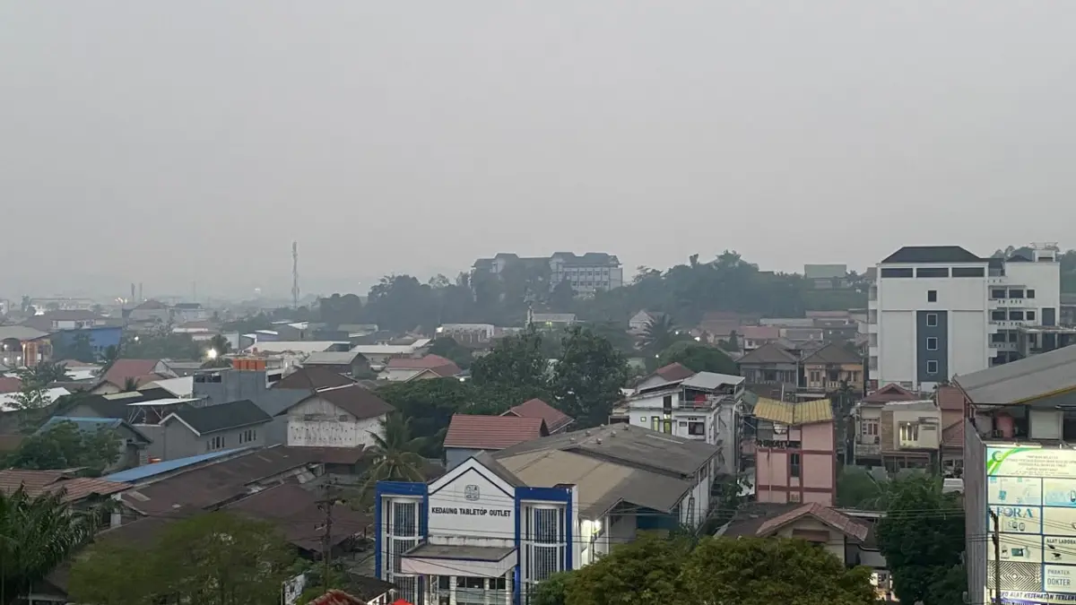 Kualitas udara di Samarinda memburuk. Labkes Provinsi Kaltim menyebut indeks standar pencemar udara (ISPU) mencapai 357 per Kamis, 17 September 2026. (RAMA SITOHANG/KP)