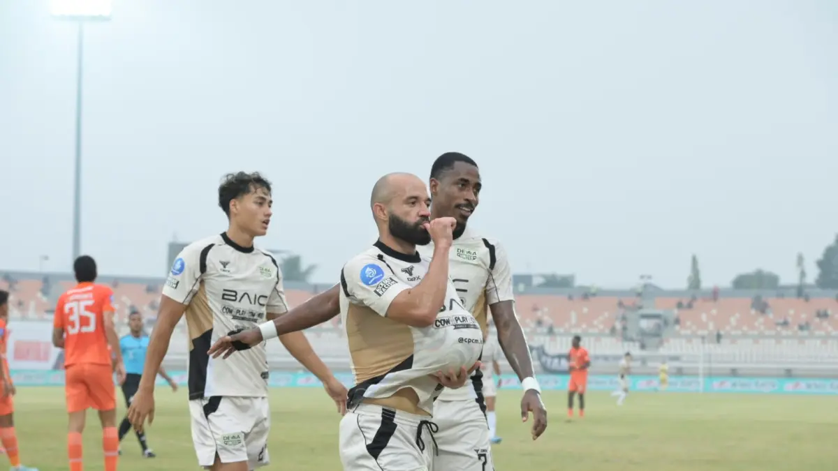 PESTA PORA: Jonathan Perreira melakukan selebrasi setelah menjebol gawang Borneo FC. (DONI ADITYA)