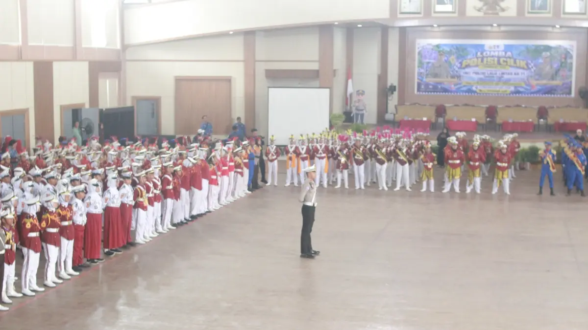 Ratusan anak SD mengikuti upacara Lauching PKS dalam Lomba Polisi Cilik yang dihelat di Graha Pemuda Penajam dalam rangka peringatan HUT Polisi Lalu Lintas ke-71, Kamis (17/9/2026). (AHMAD MAKI/KALTIMPOST)