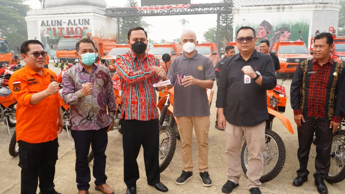 SIAP SIAGA: Penyerahan bantuan sarana dan prasarana di 16 kecamatan.