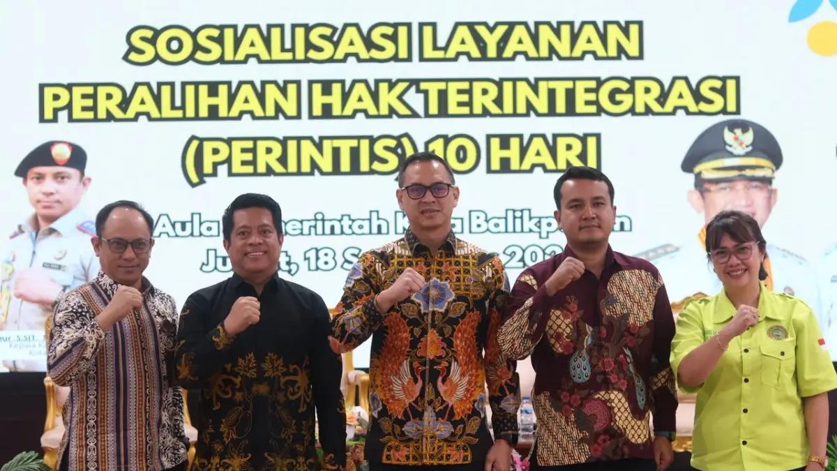 SOSIALISASI: Kepala BPN Balikpapan Subur (kiri) dalam sosialisasi alur Pelayanan Peralihan Hak Terintegrasi (Perintis). Program ini memangkas waktu pengurusan peralihan hak tanah.
