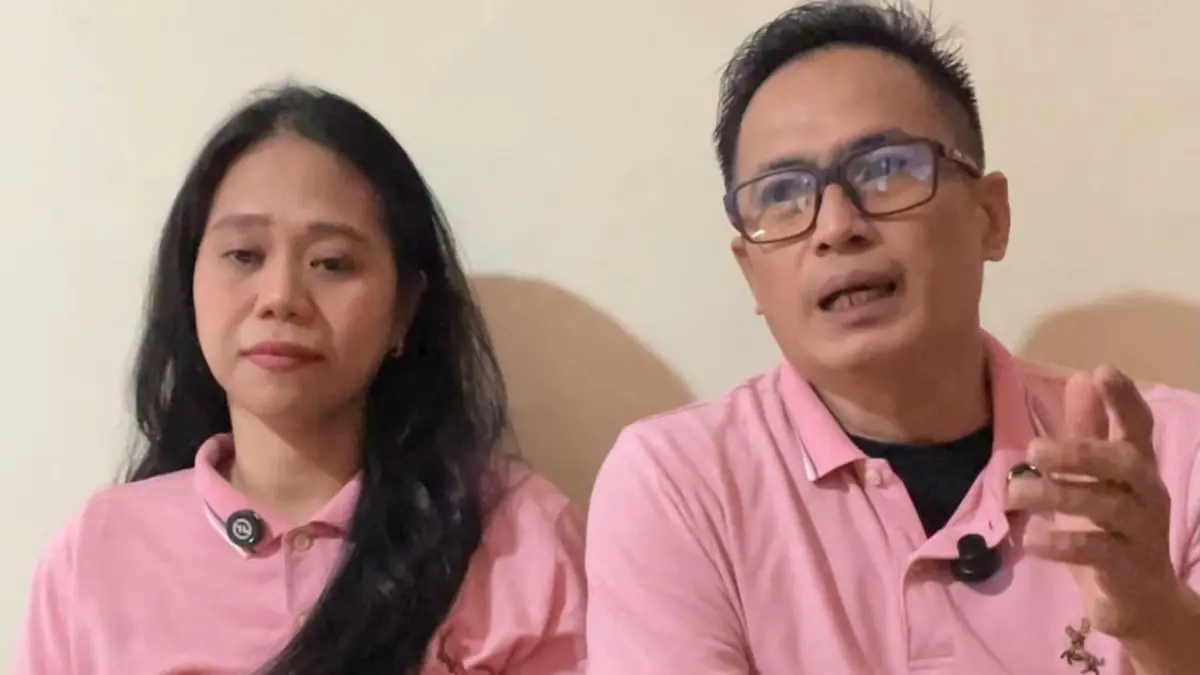 Yuliana Rombe dan Indra Gunawan saat menyampaikan perkembangan perkara. (FOTO M TAUFIK/KP).