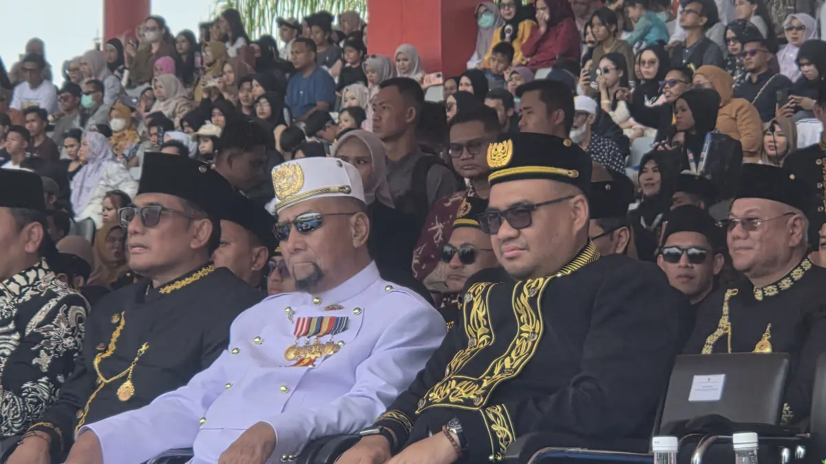 AKRAB: Bupati Kukar Aulia Rahman Basri saat pembukaan Perhelatan budaya Erau Adat Kutai tahun 2026.