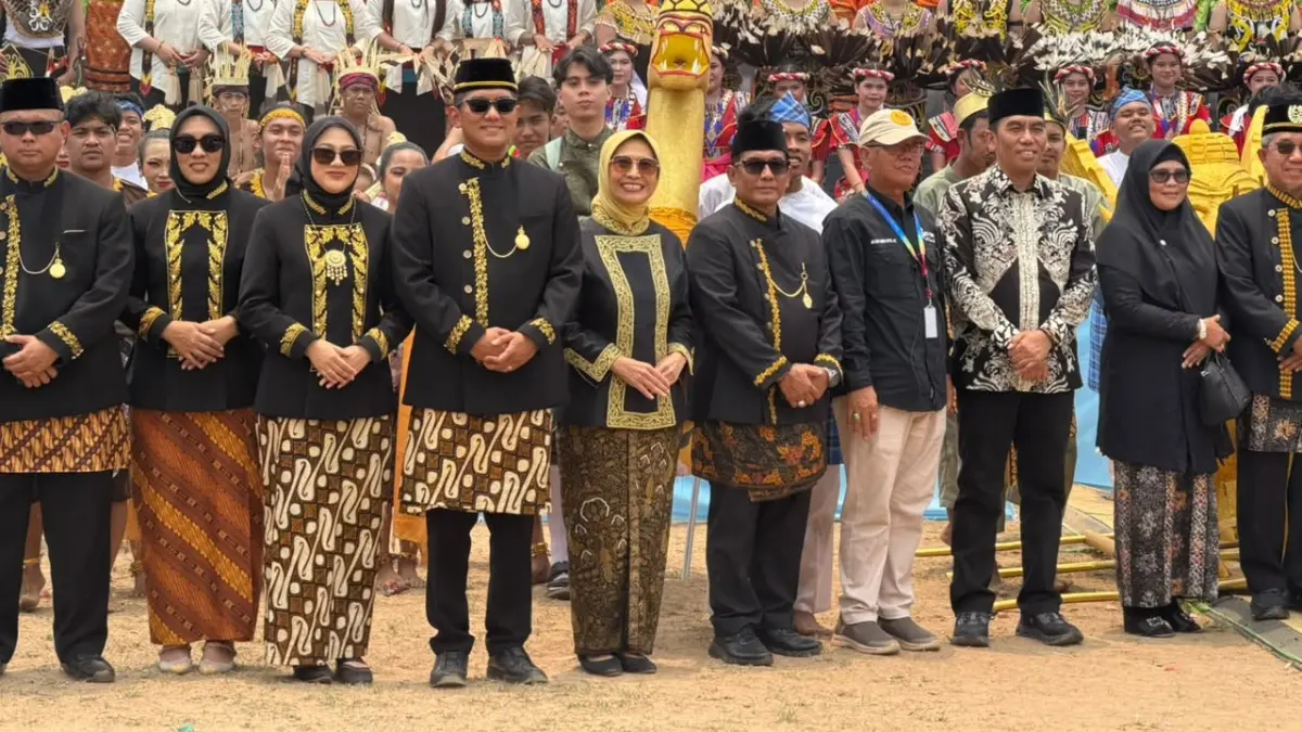 Hetifah Sjaifudian saat menghadiri Erau Adat Kutai 2026.