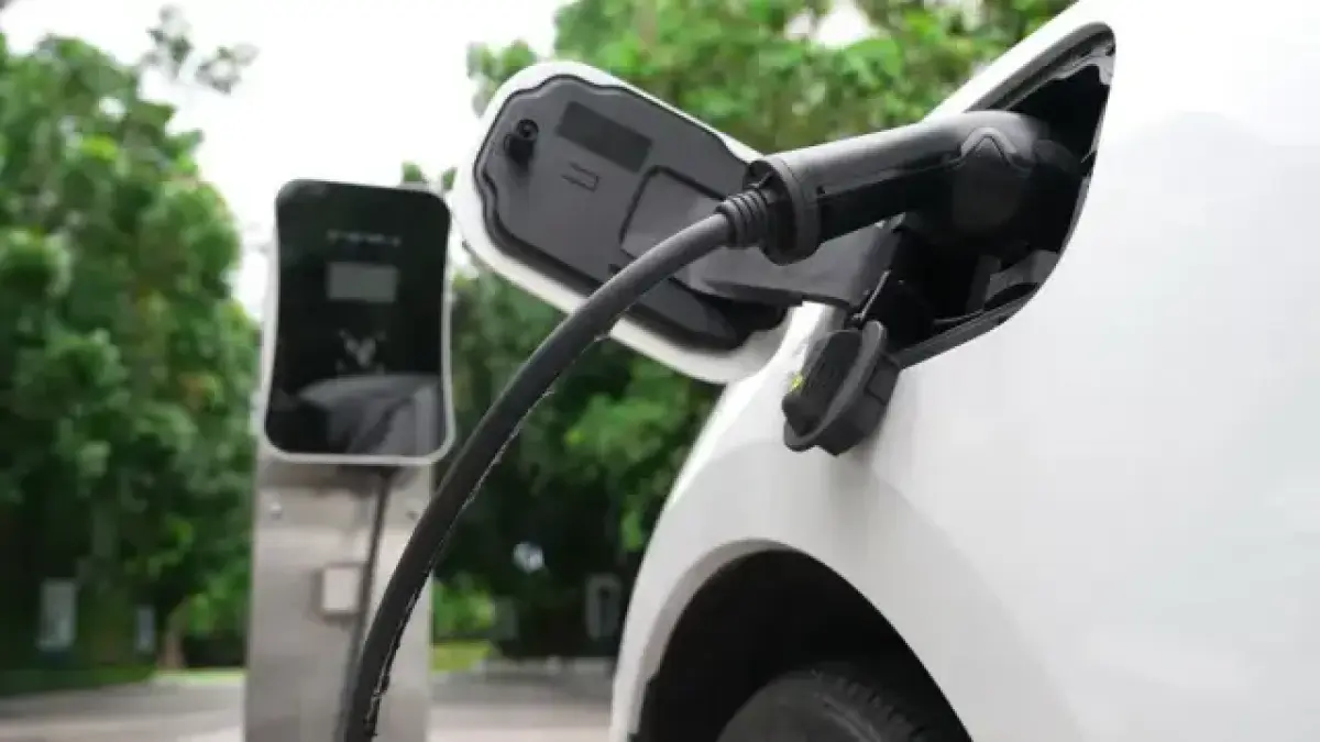 Mobil listrik semakin banyak digunakan di Indonesia, tetapi calon konsumen masih mempertimbangkan baterai, perawatan, dan ketersediaan SPKLU. (IST)