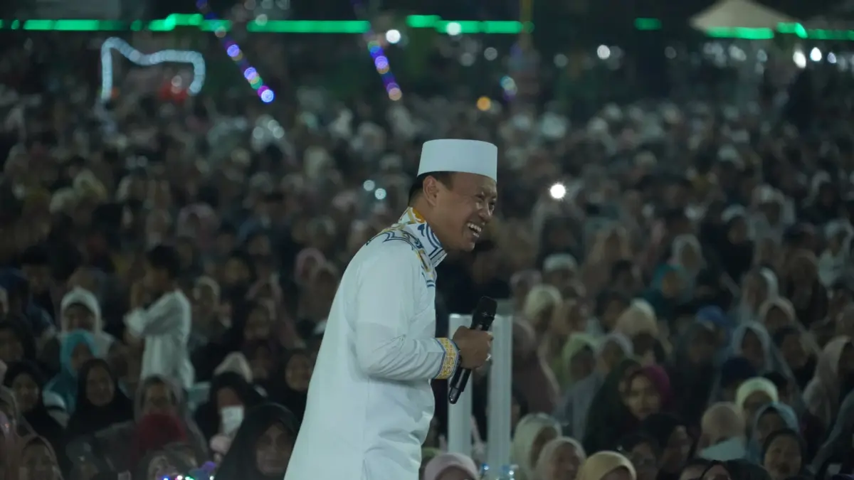 DIPADATI: Ribuan jamaah datangi Masjid Agung Nurul Falah Tanah Grogot mengikuti maulid nabi dengan penceramah Ustaz Das
