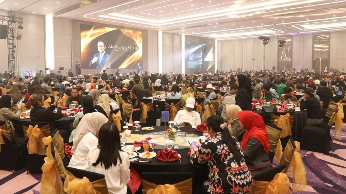 REPRESENTATIF: Platinum Convention Hall memiliki ruang utama berukuran 65 meter x 35 meter dan tinggi langit-langit delapan meter. Ruangan ini juga dilengkapi fasilitas pendukung, termasuk videotron. Sehingga cocok digunakan untuk konferensi, forum pemerintahan, kegiatan perusahaan hingga resepsi.