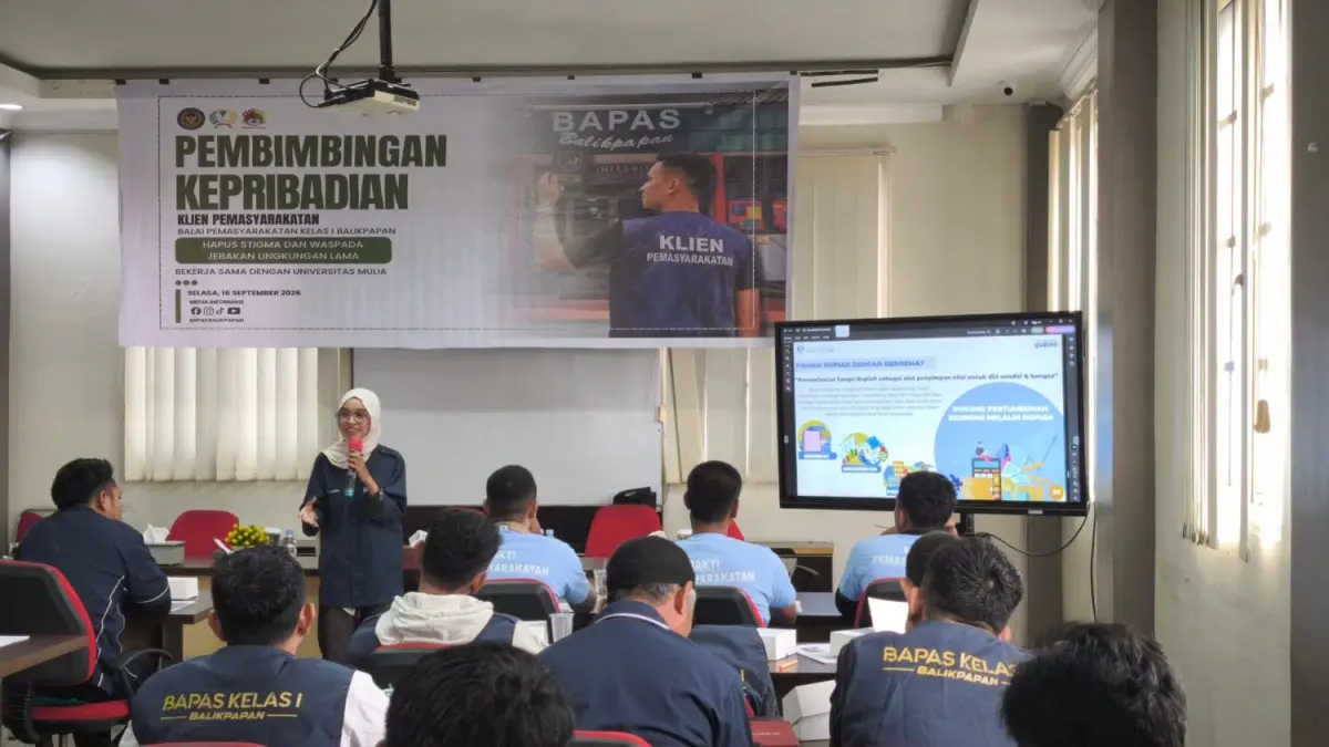 SIAP KEMBALI KE MASYARAKAT: Sebanyak 30 klien Bapas Balikpapan mengikuti Bimbingan Kepribadian bersama Fakultas Hukum Universitas Mulia di Ruang Eksekutif White Campus, 16 September 2026. Pembekalan diarahkan pada pemahaman hukum dan kesiapan menjalani kehidupan di tengah masyarakat.