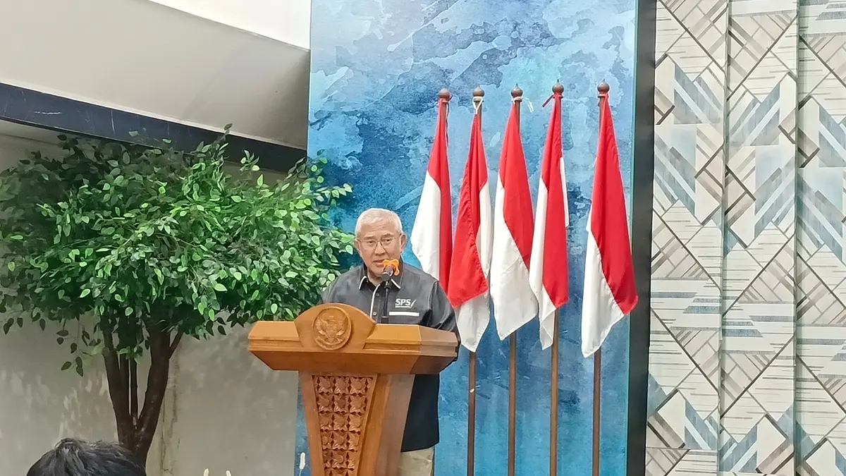 Ketua Umum SPS Januar P. Ruswita memaparkan arah transformasi bisnis media dalam SPS Workshop Series di Hall Dewan Pers Jakarta. (Foto: Delis/KP)