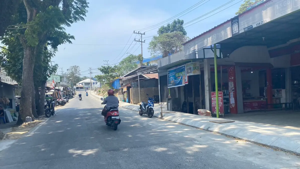 MULAI JADI: Pembangunan drainase di samping Terminal Bontang telah terlihat bentuknya dan tinggal finishing. (ADIEL KUNDHARA/KP)
