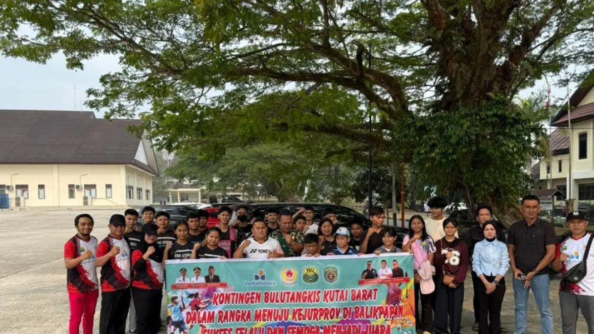 Pelepasan Kontingen Bulutangkis Kutai Barat yang akan berlaga di Kejurprov di Balikpapan. (IST)