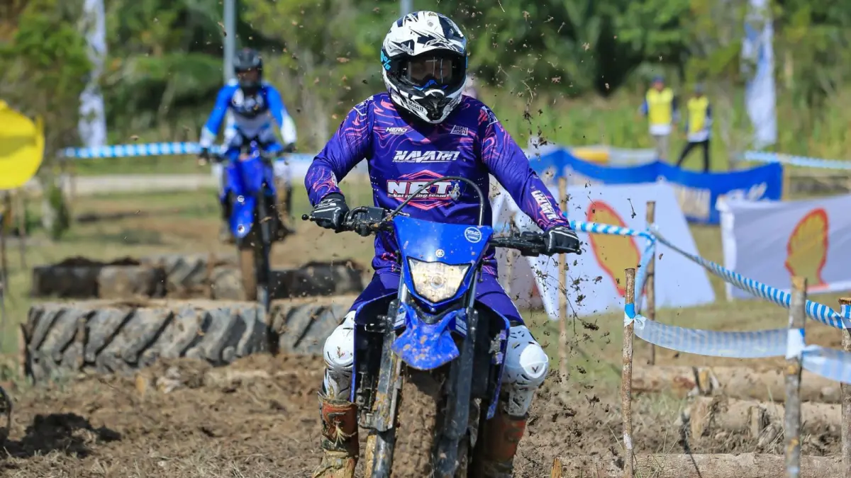ADU NYALI: Pembalap profesional dan komunitas ambil bagian menggunakan WR155R dan YZ Series menjajal trek offroad.