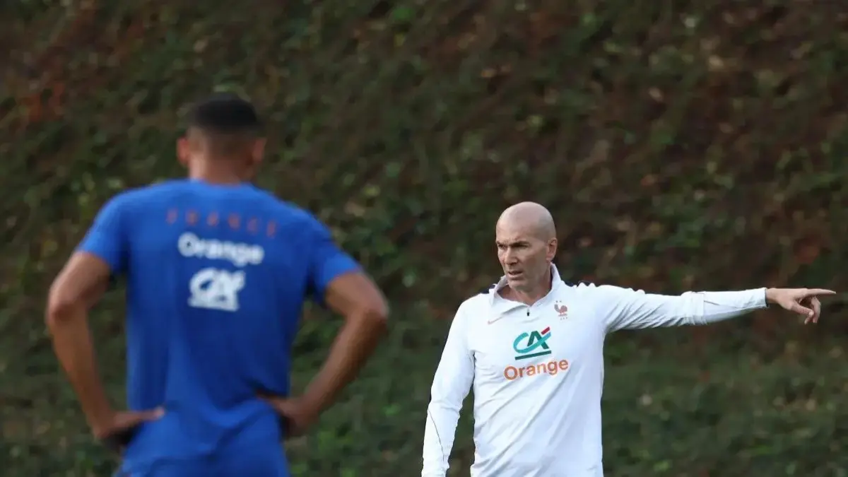 Zinedine Zidane mengusung beberapa perubahan dalam timnas Prancis asuhannya. Salah satunya menggeser kapten timnas Kylian Mbappe dari penyerang tengah ke wide attacker kiri.