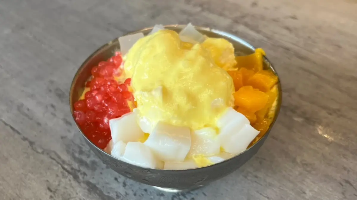 ES MANGO SAGO: Perpaduan sempurna es krim mangga, potongan buah mangga, sagu mutiara dan nata de coco. NASYA/KP