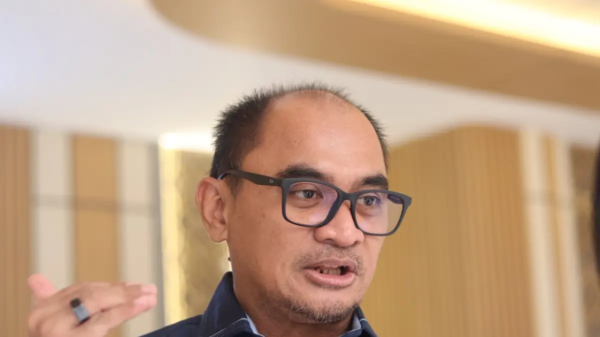 Direktur Perumda Manuntung Sukses Balikpapan, Andi Sangkuru &nbsp;memaparkan rencana perluasan lini bisnis dengan menambah empat bidang usaha baru, komoditas pangan hingga perdagangan BBM. (ANGGI PRADITHA/KP)