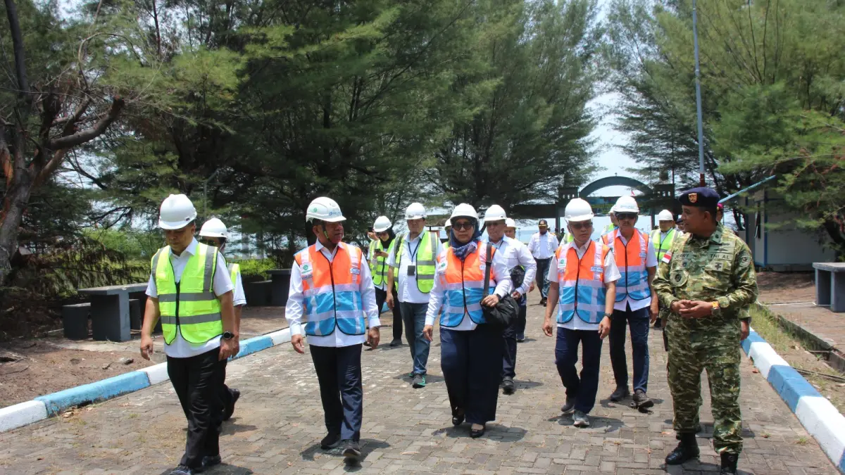 Peninjauan sarana seperti fender, LCT, dan sarana pemanduan ini bertujuan memastikan keandalan layanan ship-to-ship transfer di jalur pelayaran strategis Selat Malaka sekaligus menjaga kedaulatan serta aktivitas ekonomi di kawasan perbatasan negara. (IST)