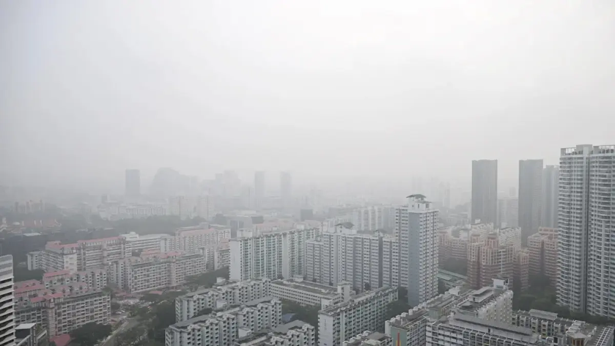 Wilayah Singapura yang diselimuti kabut asap. (Foto: Yahoo)