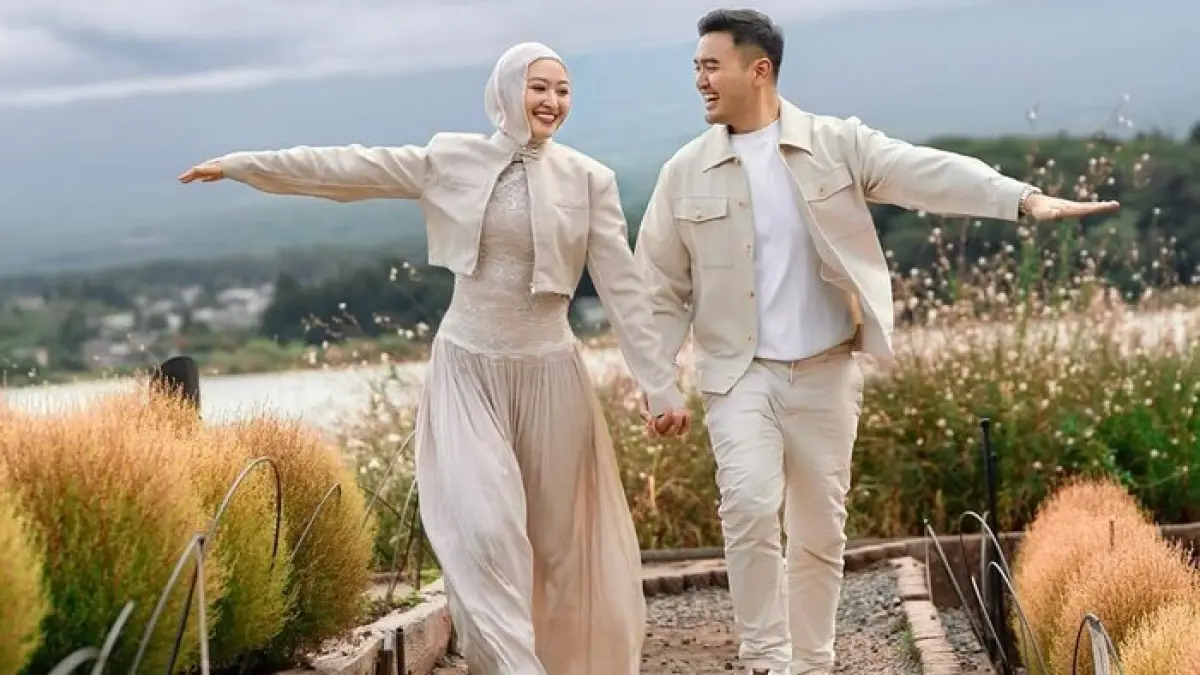 Putri pasangan Tommy Soeharto dan Sandy Harun, Puteri Modiyanti dilamar Ardi Amandianto di Jepang.