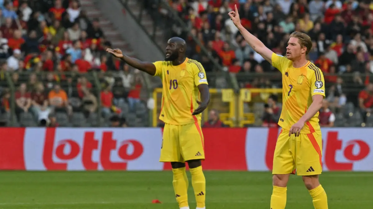Playmaker Kevin De Bruyne dan striker Romelu Lukaku diproyeksikan berkolaborasi saat Belgia menghadapi Turki di Liege. (NICOLAS TUCAT/AFP)