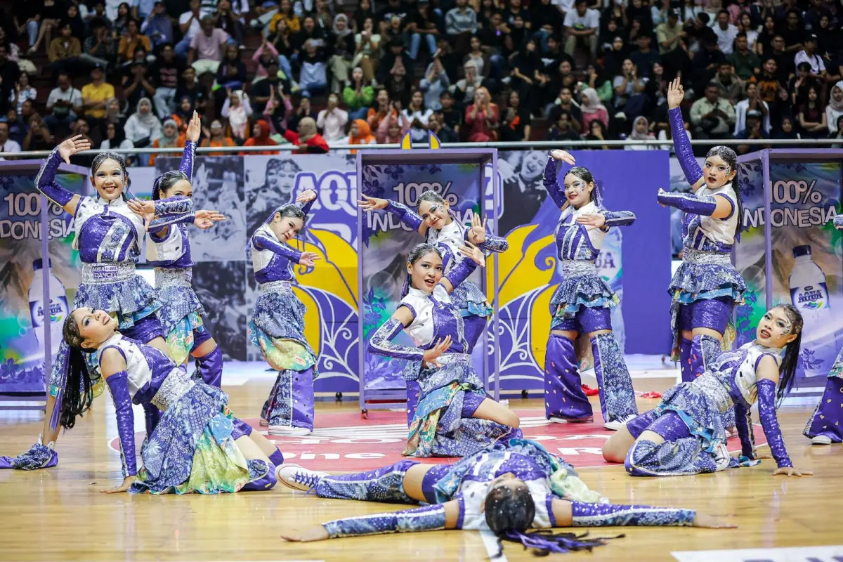 Tim dance SMAN 6 Surabaya