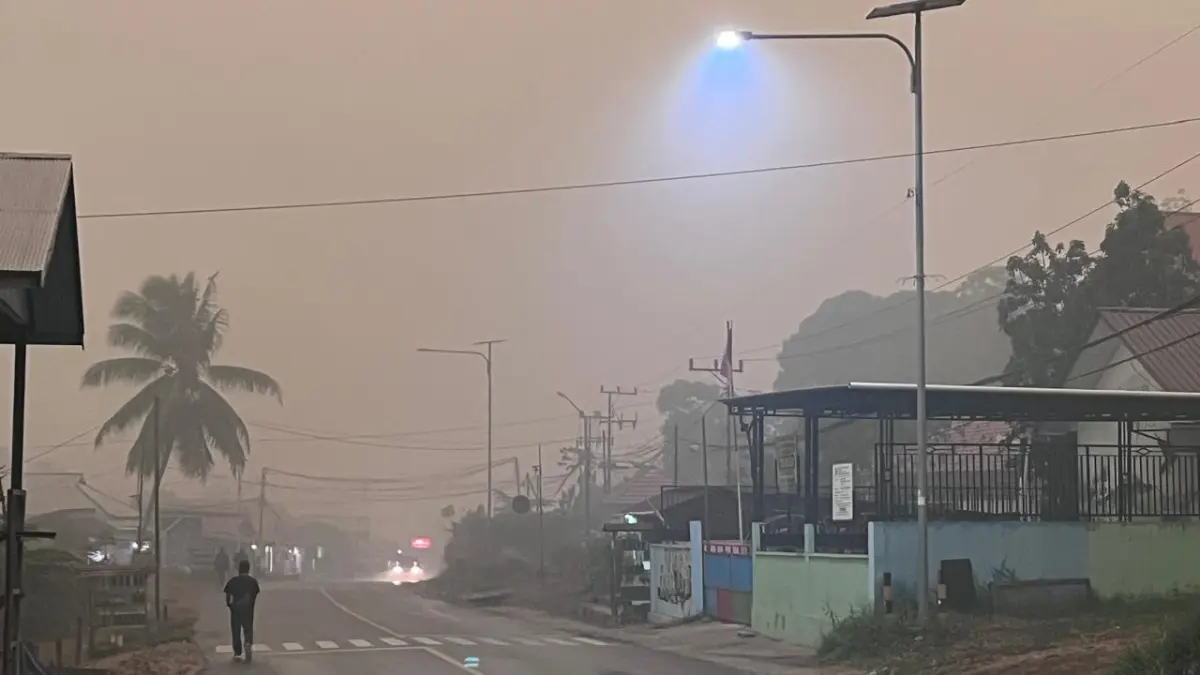 DIKEPUNG ASAP: Kondisi terkini kualitas udara di Kutai Barat, dalam dua bulan terakhir masih dikepung kabut asap. (K.SUNARDI/KP)