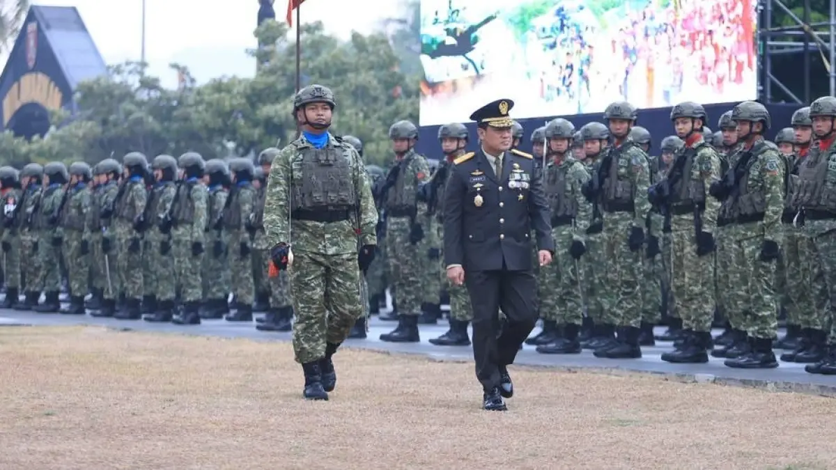 Brigjen Andy Setyawan menjadi inspektur upacara HUT ke-81 TNI di Kodam VI/Mulawarman, Senin 5/10).