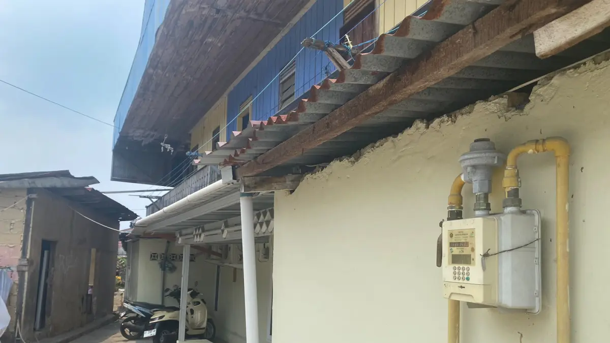 PERBAIKAN: Sementara aliran jargas di Kelurahan Satimpo tidak terdistribusi akibat kebocoran pipa. (ADIEL KUNDHARA/KP)