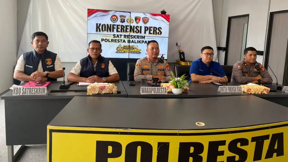Konferensi pers Mapolresta Balikpapan terkait hasil forensik korban jatuh di Borneo Bay Residence. (M Taufik/KP)