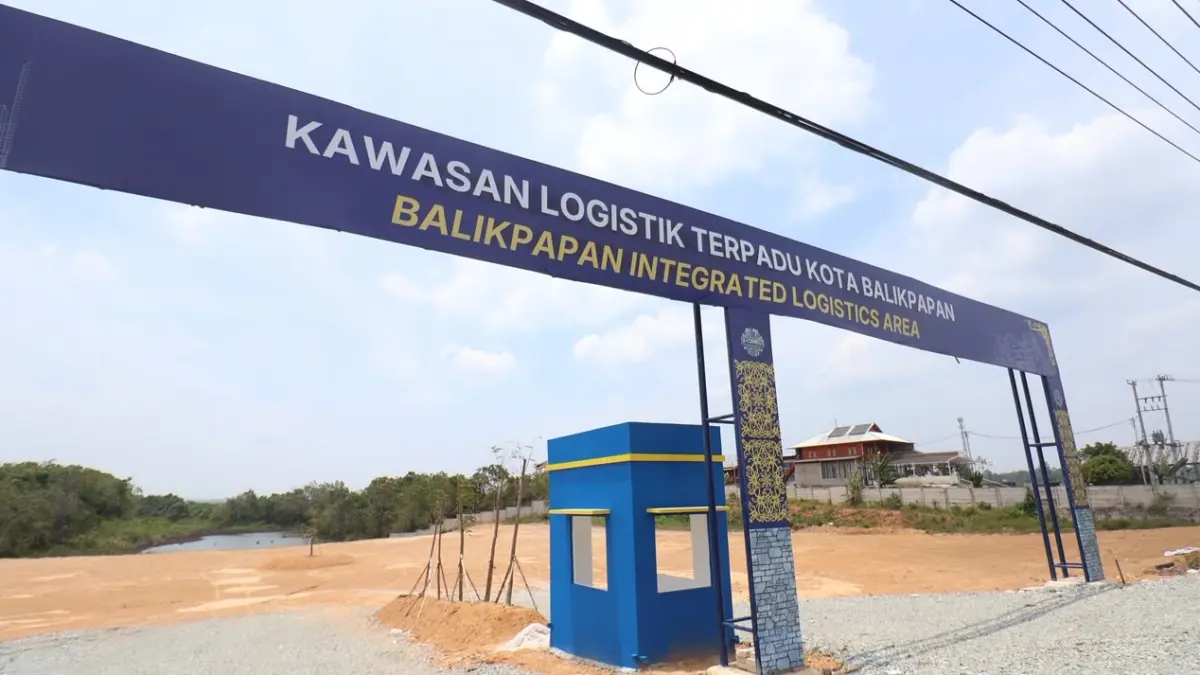 LOGISTIK: Suasana di kawasan logistik di Balikpapan. (ANGGI PRADITHA/KP)