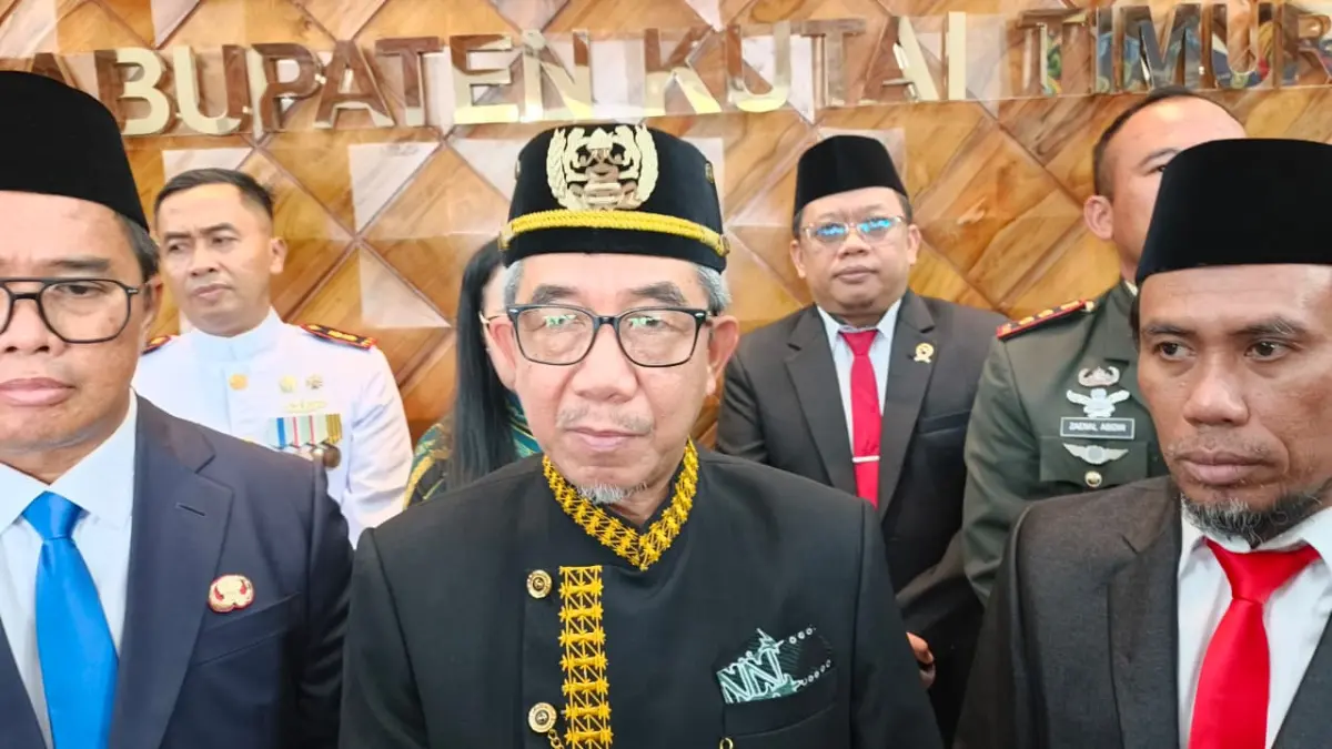 Bupati Kutim, Ardiansyah Sulaiman (tengah). (Foto: Jufriadi/KP)