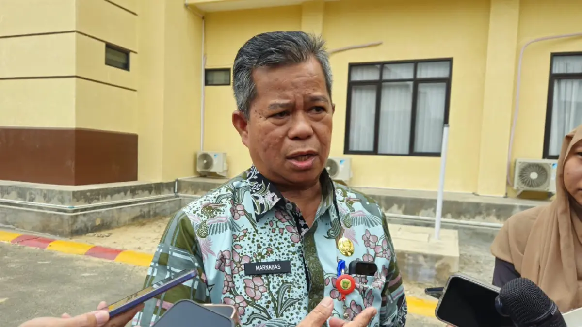 Ketua Dewas Perumda Tirta Kencana Samarinda, Marnabas Patiroy. (HAFIZ/KP)