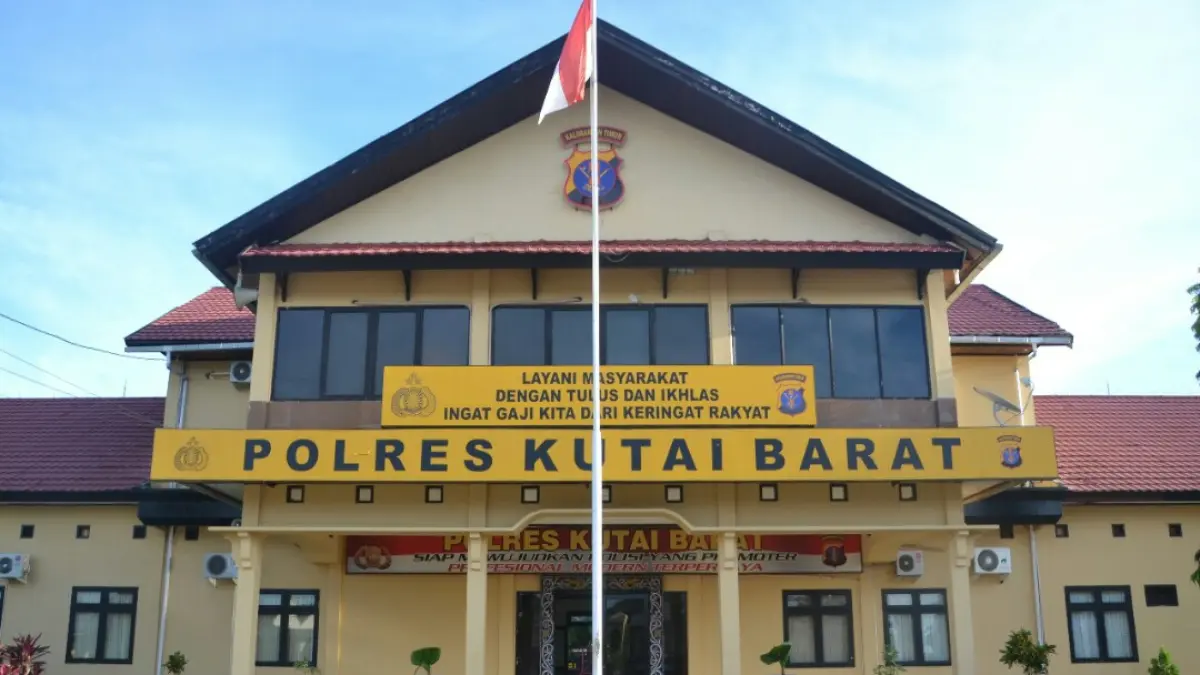 Mapolres Kutai Barat di Jalan Gajah Mada Barong Tongkok