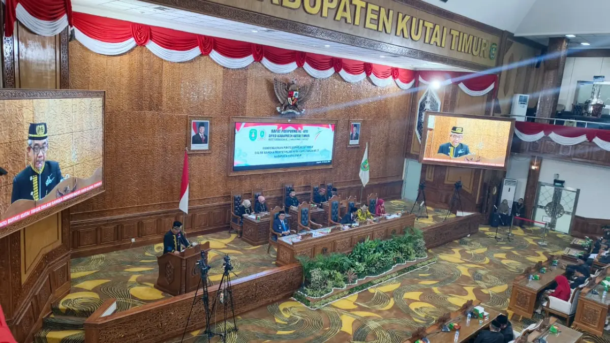 Rapat Paripurna DPRD Kutim dalam rangka memperingati HUT ke-27 Kabupaten Kutai Timur, Kamis (8/10).