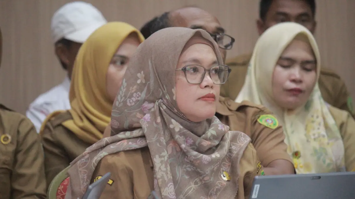 Ika Yanuaris Afniatin dalam sebuah pertemuan. (AHMAD MAKI/KP)