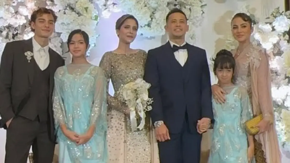 Potret pernikahan Aufar Hutapea dan Danya Assegaf dihadiri Olla Ramlan dan Tristan Molina. (mini_saputri/ig)