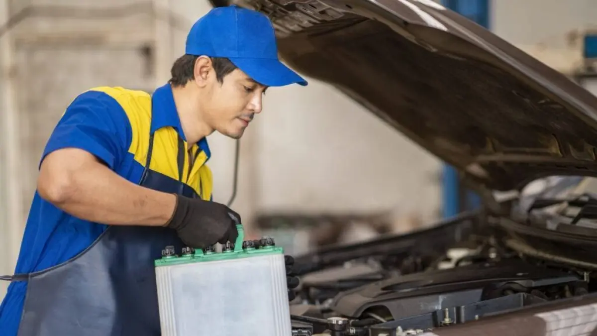 Daftar harga aki mobil terbaru.