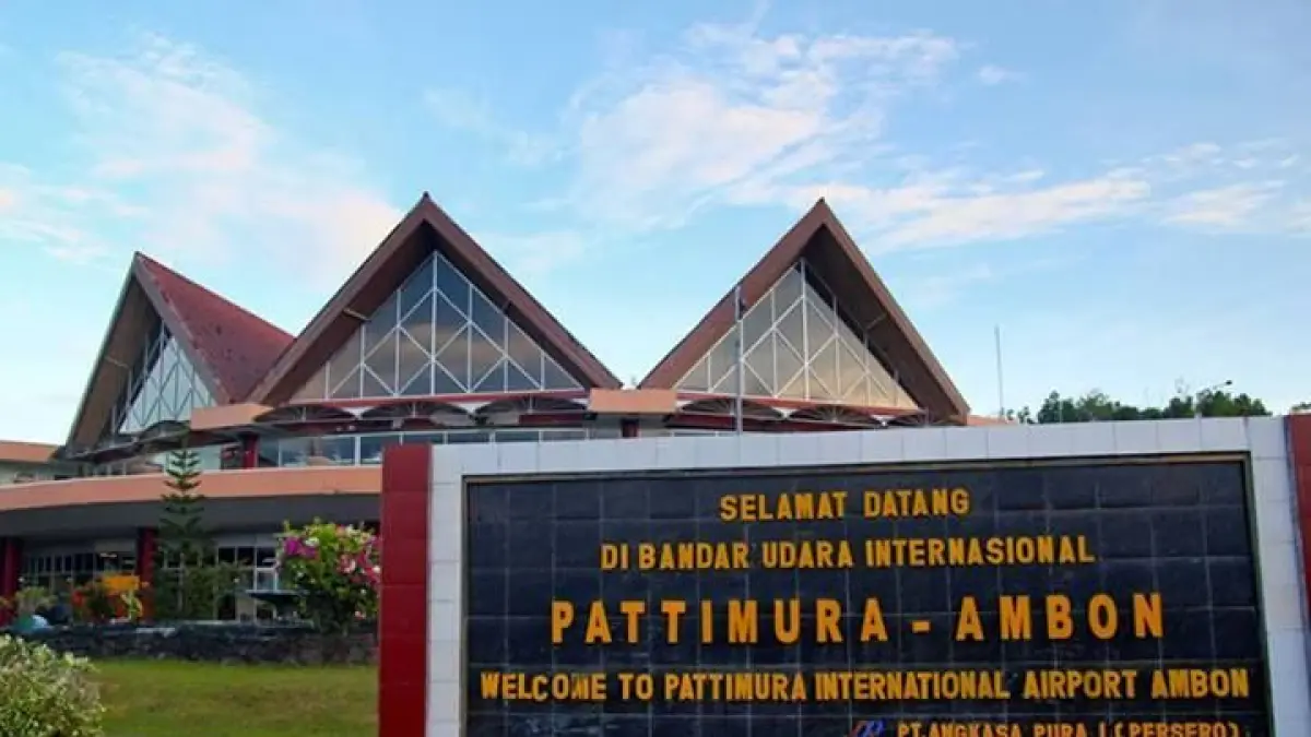 seluruh penerbangan di bandara Pattimura Ambon batal akibat karhutla.