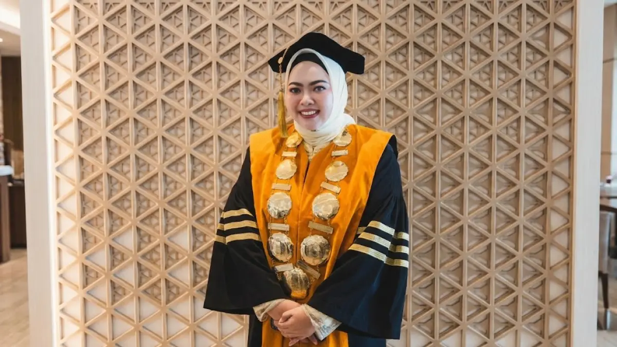 Doctor Advertisement. Post Dari Nasi Kuning ke Toga Doktor: Pemuda, Jangan Menunggu Tua untuk ...