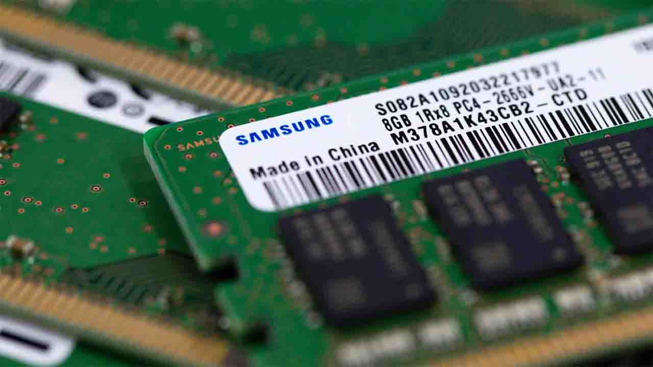 Kepingan RAM Samsung