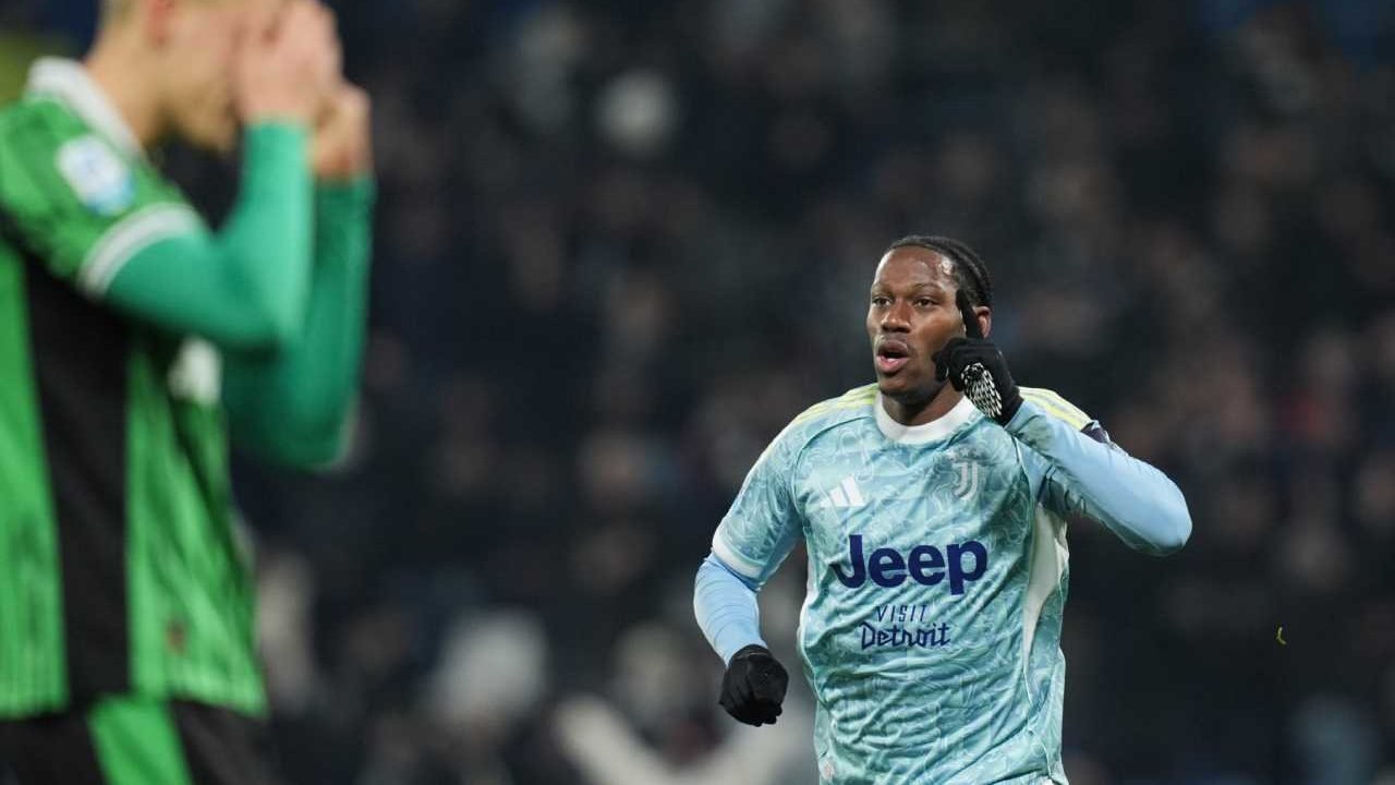 Jonathan David berselebrasi usai mencetak gol bagi Juventus