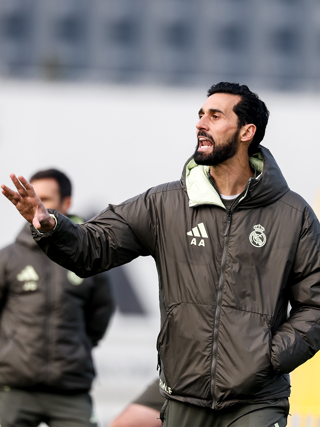 Tak Banyak yang Tahu Alvaro Arbeloa Bukan Cuma Pelatih Real Madrid Ia Juga Kolektor Mobil Klasik Langka