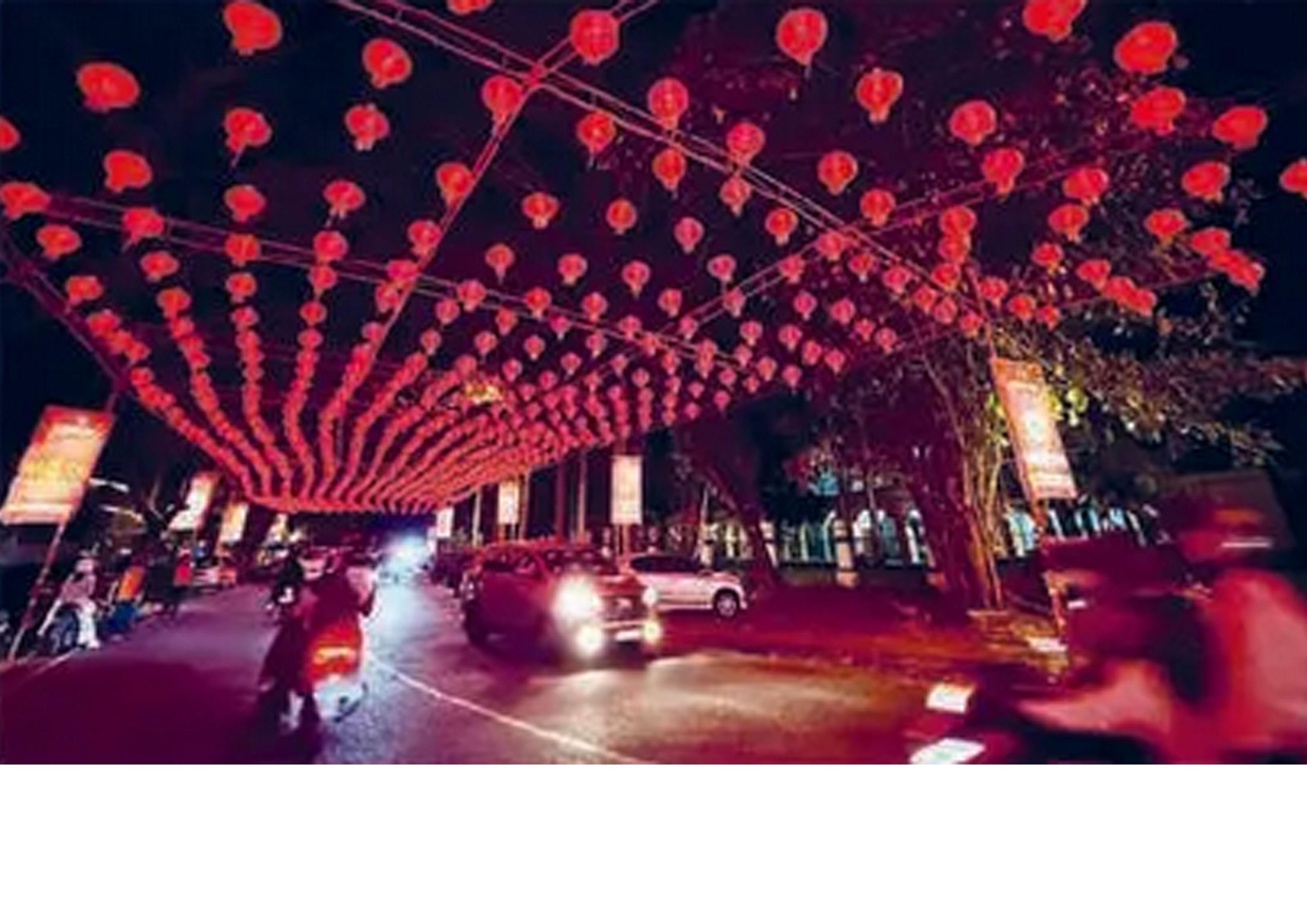 ribuan lampion menghiasi ruas Jalan Sutoyo, Pontianak, Kalbar