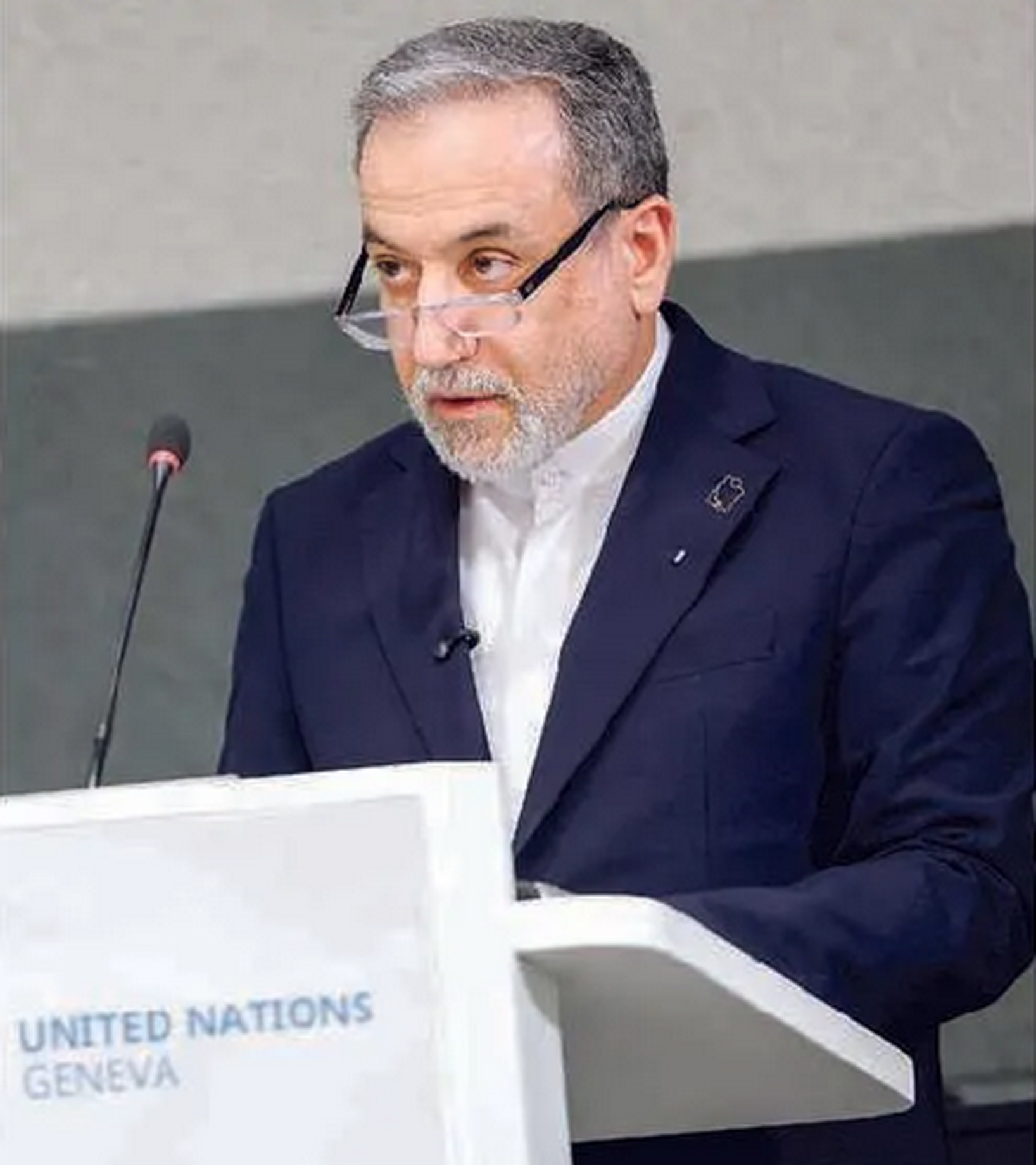 Menuju kesepakatan: Menteri Luar Negeri Iran Abbas Araghchi berpidato dalam Konferensi PBB di Jenewa (17/2). Salah satu yang disampaikan adalah perundingan Iran dan AS soal program nuklir.