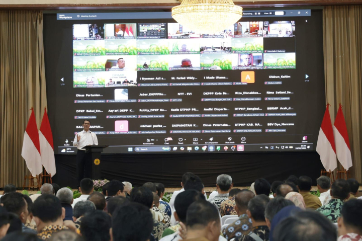Menteri Pertanian (Mentan Amran) Andi Amran Sulaiman saat memimpin Rapat Koordinasi Nasional (Rakor) Pertanian. (Kementan)