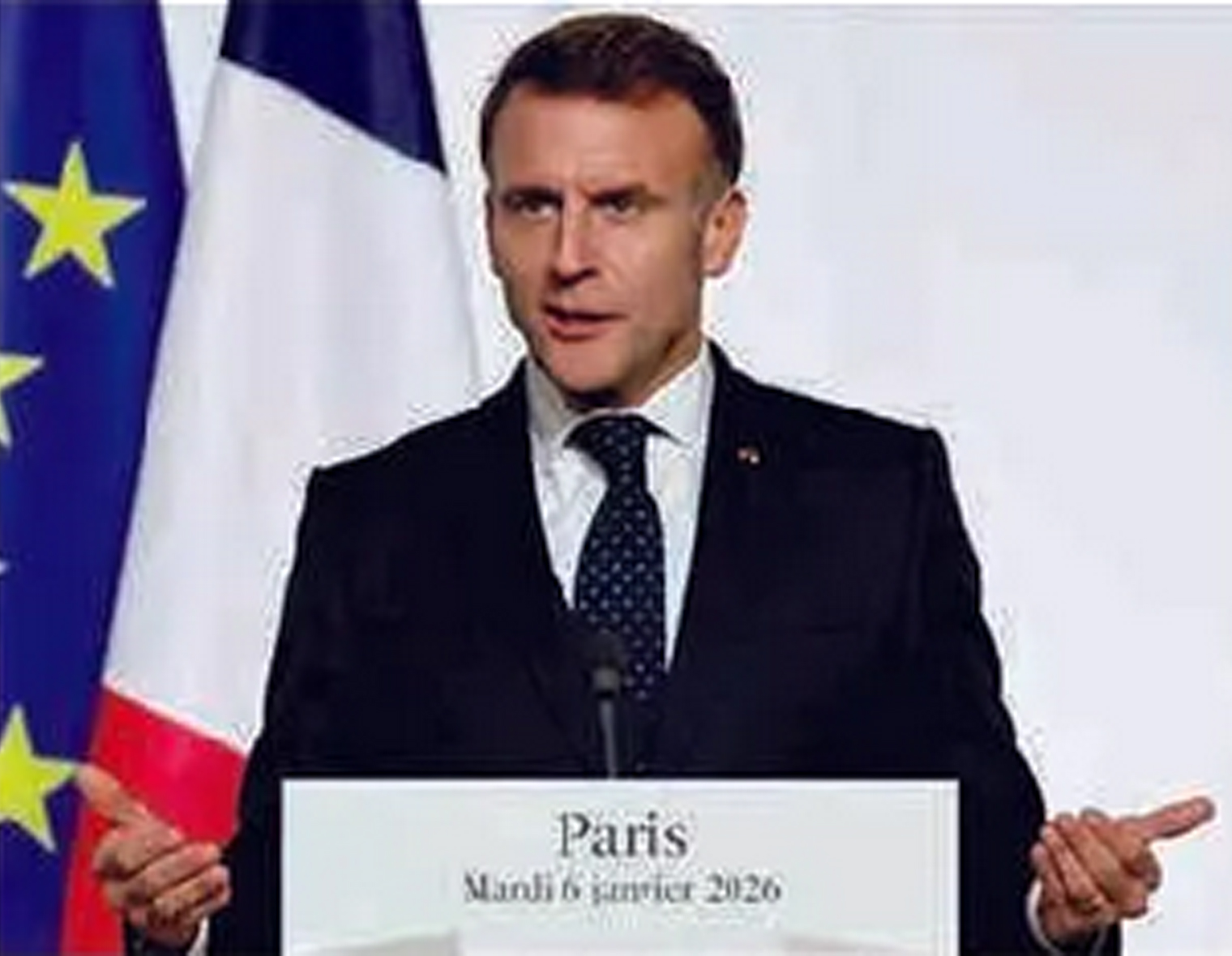 SIAGA: Presiden Prancis Emmanuel Macron mengatakan bahwa kapal induk di Laut Mediterania merupakan upaya melindungi pangkalan militer di Timur Tengah.