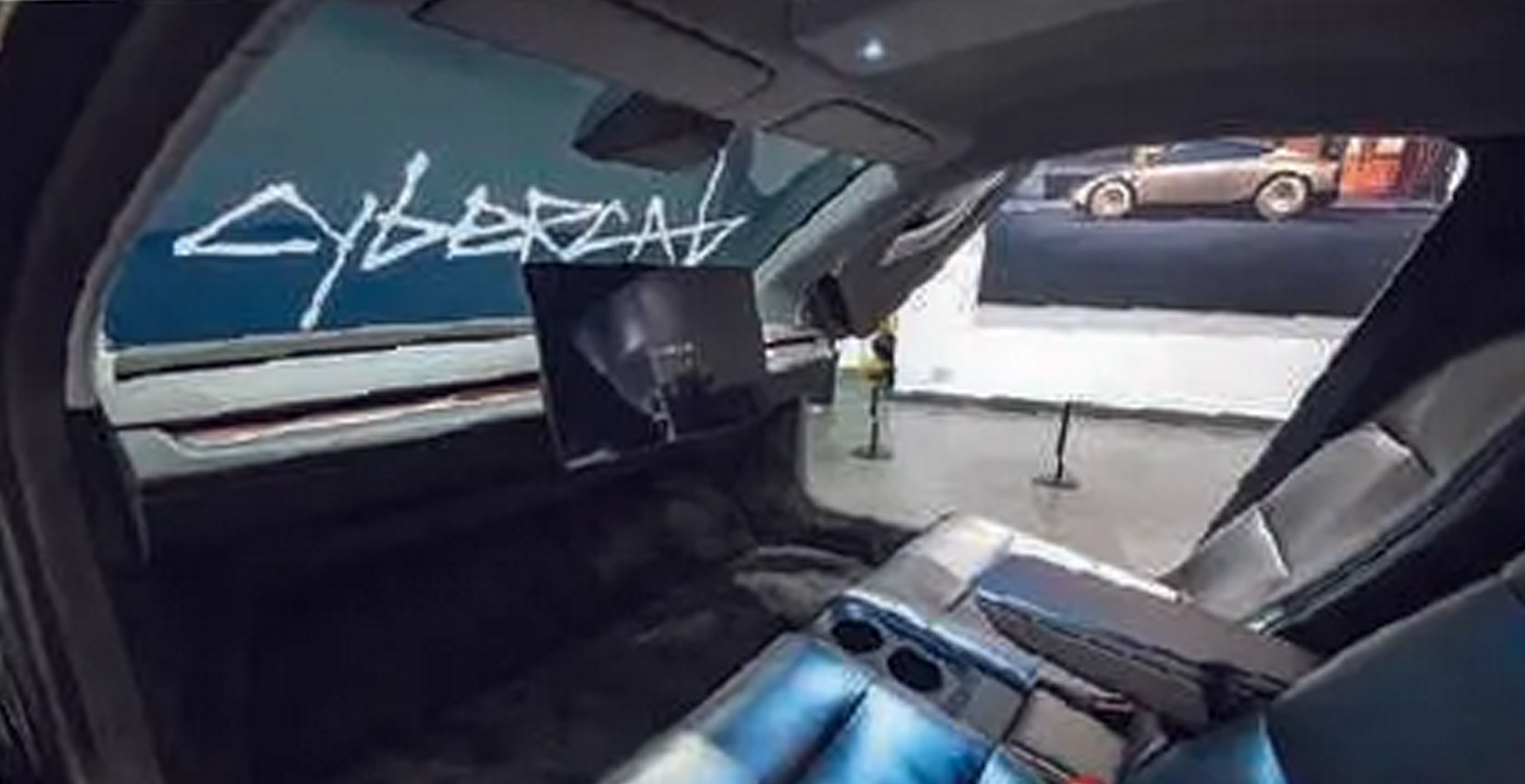 Cybercab, mobil otonom buatan Tesla, dipamerkan di sebuah mal di Berlin, Jerman, beberapa waktu lalu. 