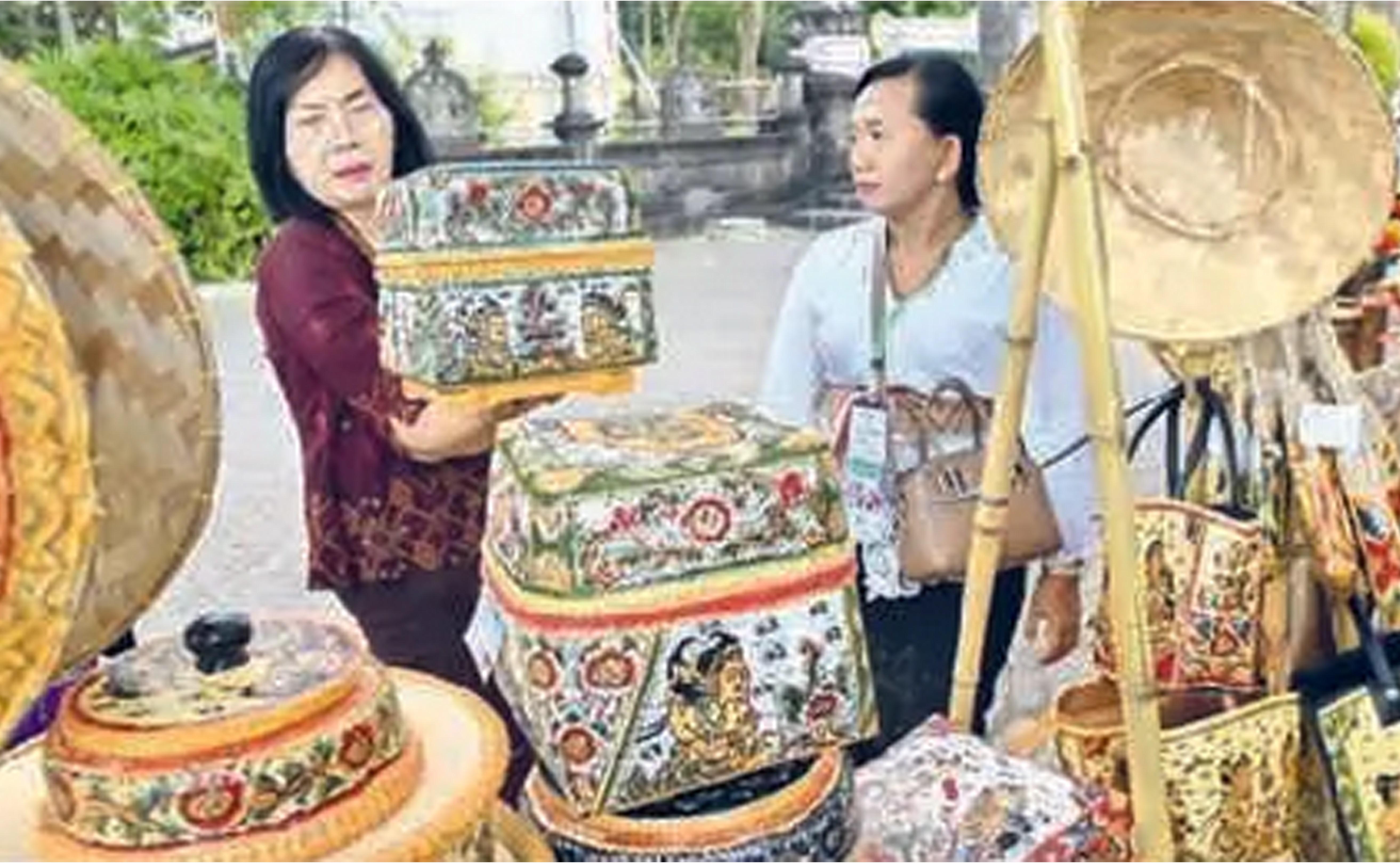 NILAI KEARIFAN LOKAL: Produk kerajinan di Pasar Rakyat Denpasar, Bali. Sektor kerajinan memiliki potensi besar berkembang karena didukung kekayaan budaya hingga ketersediaan bahan baku yang melimpah.